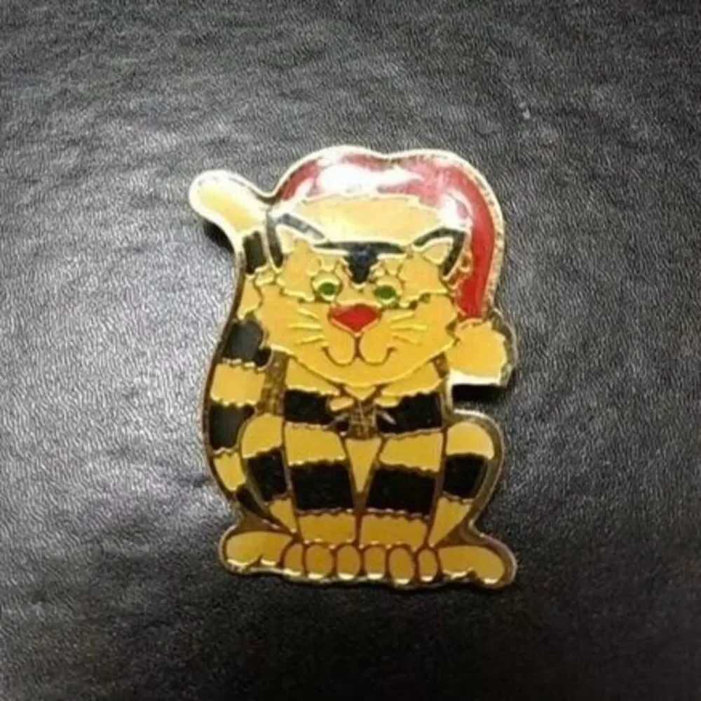 Vintage Santa kitty cat holiday pin brooch